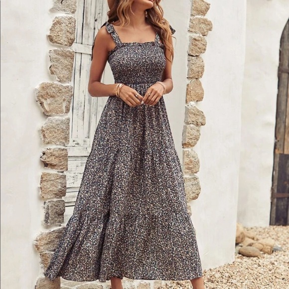 Boho floral shirred tied shoulder maxi dress - Picture 11 of 14